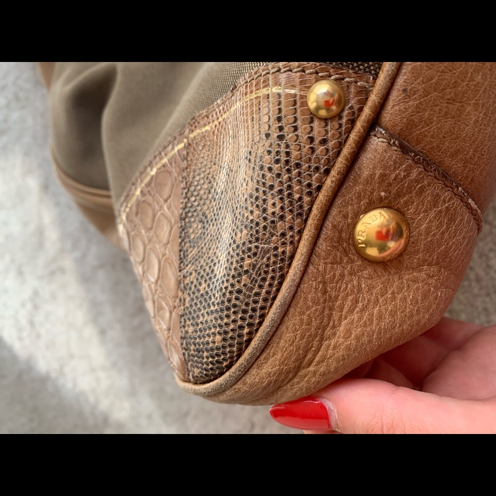 VINTAGE PRADA HOBO - Picture 5 of 7